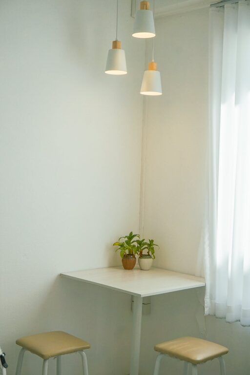 Tips for Organizing a Small Living Space Effectively and Stylishly